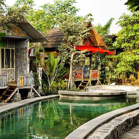 La Luna Resort Yogyakarta Слеман Экстерьер фото