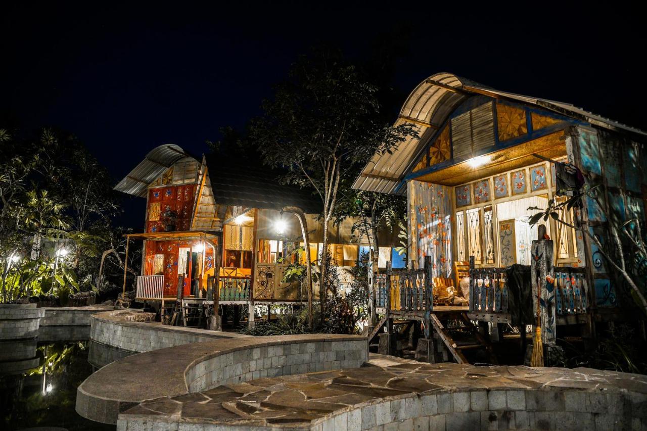 La Luna Resort Yogyakarta Слеман Экстерьер фото