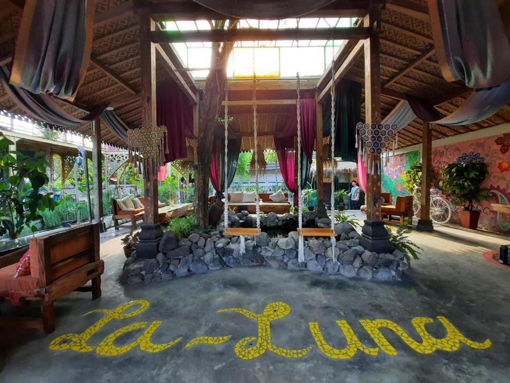 La Luna Resort Yogyakarta Слеман Экстерьер фото